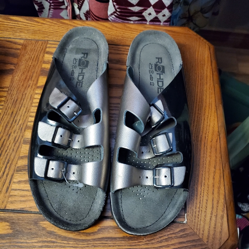 Rohde 3 strap leather sandals
